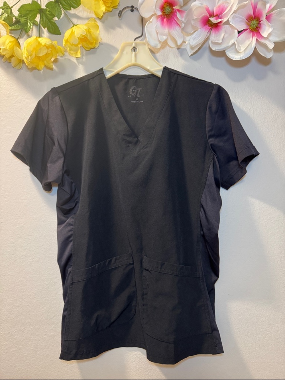 GT Black V-Neck Short Sleeve Medical Scrub Top